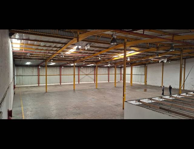1,934M² WAREHOUSE TO LET IN SPRINGFIELD PARK